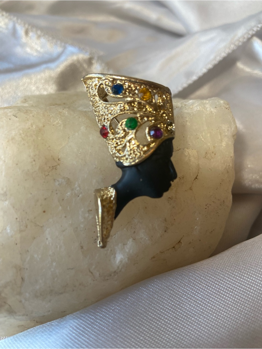 Vintage Gold-Tone Black Silhouette Egyptian Queen Brooch with Multicolor Stones